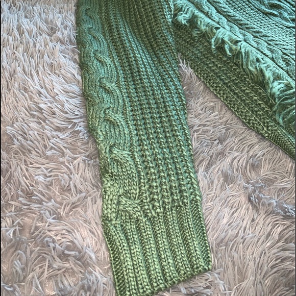 Knotted Fringe Olive Green Sweater - Picture 4 of 7